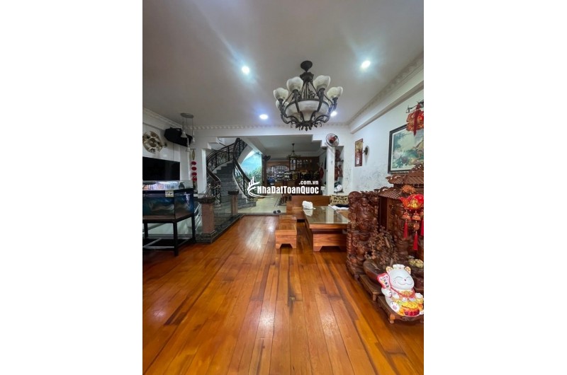 CĂN NHÀ MẶT PHỐ MƠ ƯỚC TRÊN ĐƯỜNG  CÁCH MẠNG THÁNG 8 QUẬN 3, GIÁ TỐT, DIỆN TÍCH 300M2, SỔ HỒNG CHÍNH CHỦ.